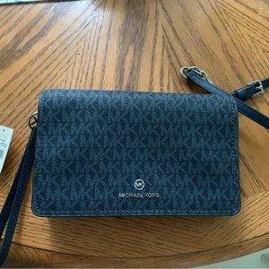 Brand new with tags Michael Kors, Jet Set Charm, LG Accordian Flap XBody